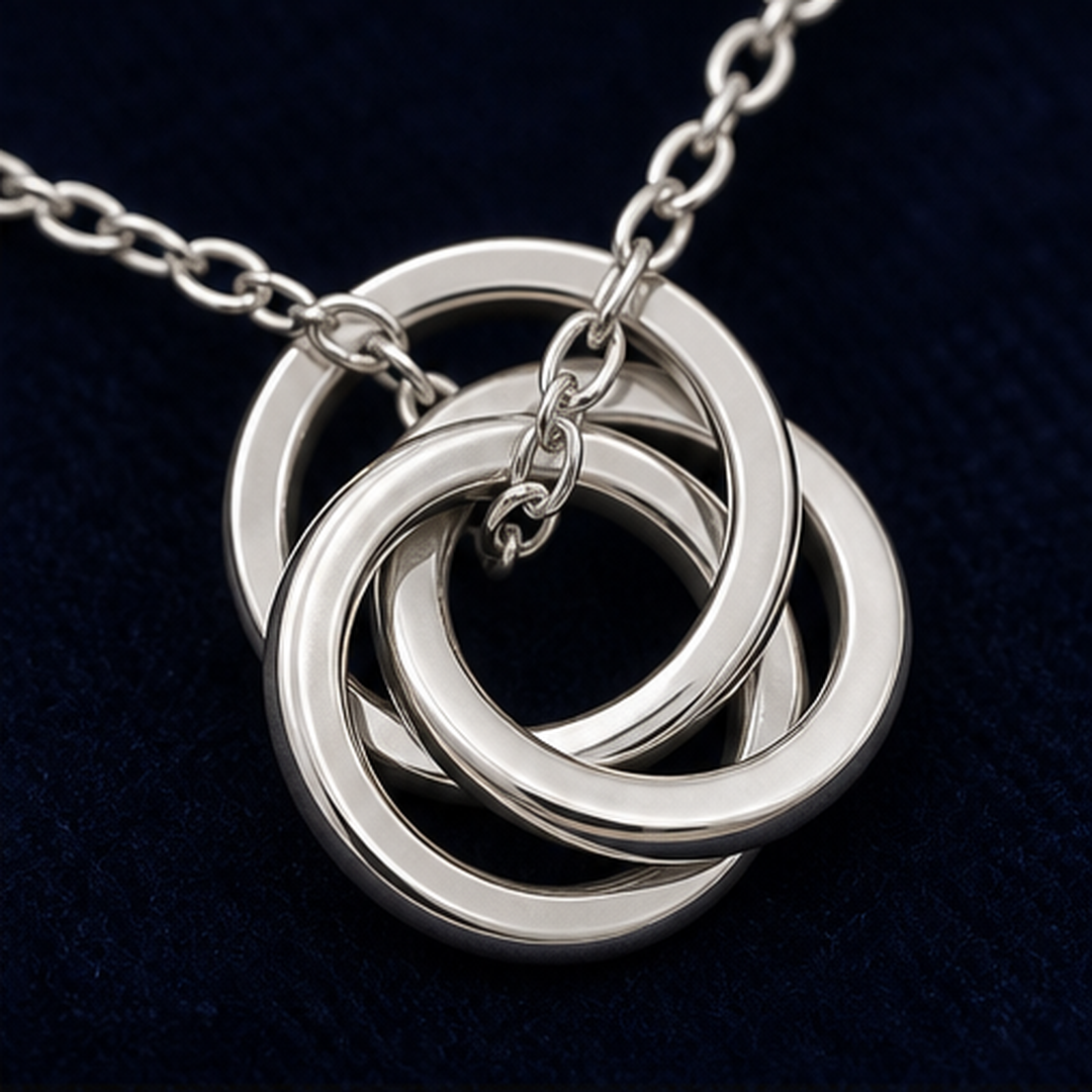 Custom Family Name Link Necklace - 925 Sterling Silver - close-up detail - Tarashya Jewels